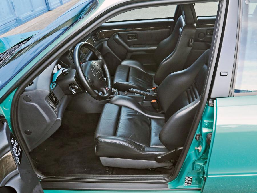 Интерьер Audi RS2 (8C, B4) 1994 года  (WW) (фото 2 из 44)